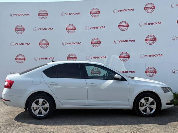 Skoda Octavia III (A7) Рестайлинг с пробегом 2017 года, цена 1 529 000 рублей, 158719 км, лифтбек, Автокод Объявления