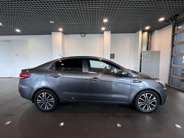 Kia Rio III Рестайлинг с пробегом 2017 года, цена 1 145 000 рублей, 102642 км, седан, Автокод Объявления
