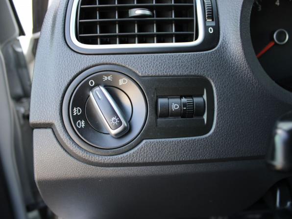 Volkswagen Polo V Рестайлинг с пробегом 2015 года, цена 1 069 000 рублей, 92030 км, седан, Автокод Объявления