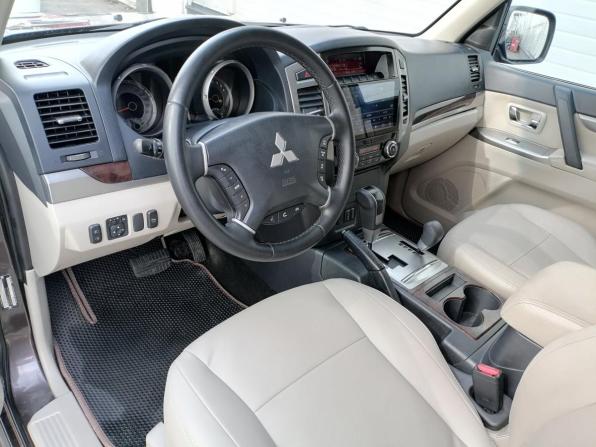 Mitsubishi Pajero IV Рестайлинг 2 с пробегом 2017 года, цена 2 529 000 рублей, 207843 км, внедорожник, Автокод Объявления