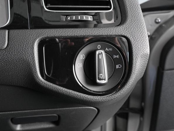 Volkswagen Golf VII Рестайлинг с пробегом 2018 года, цена 1 379 000 рублей, 258099 км, универсал, Автокод Объявления