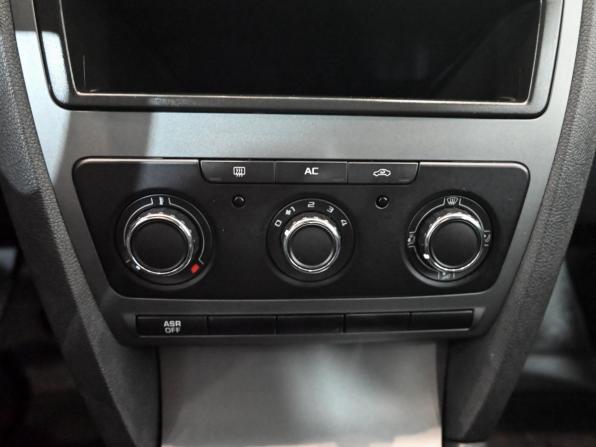 Skoda Octavia II (A5) Рестайлинг с пробегом 2012 года, цена 850 000 рублей, 212504 км, лифтбек, Автокод Объявления