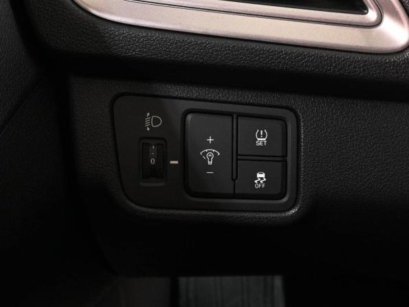 Hyundai Solaris II с пробегом 2019 года, цена 1 349 030 рублей, 171093 км, седан, Автокод Объявления