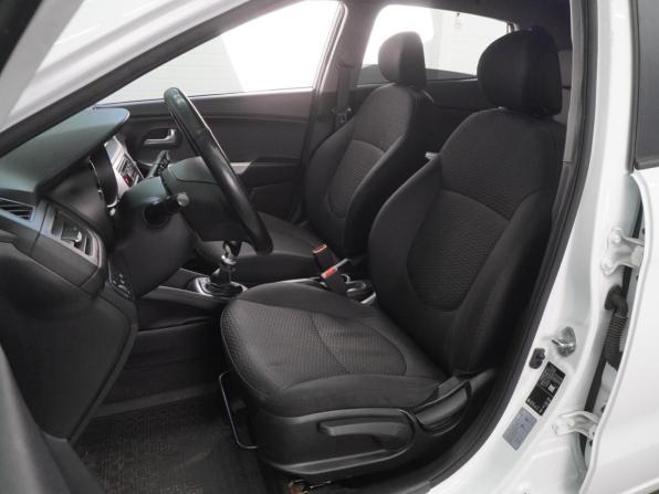Kia Rio III Рестайлинг с пробегом 2015 года, цена 849 000 рублей, 197354 км, хэтчбек, Автокод Объявления