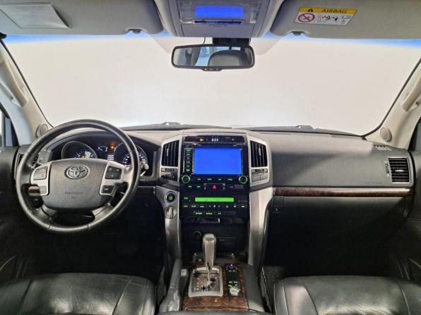 Toyota Land Cruiser 200 Series Рестайлинг 1 с пробегом 2014 года, цена 4 840 000 рублей, 110224 км, внедорожник, Автокод Объявления