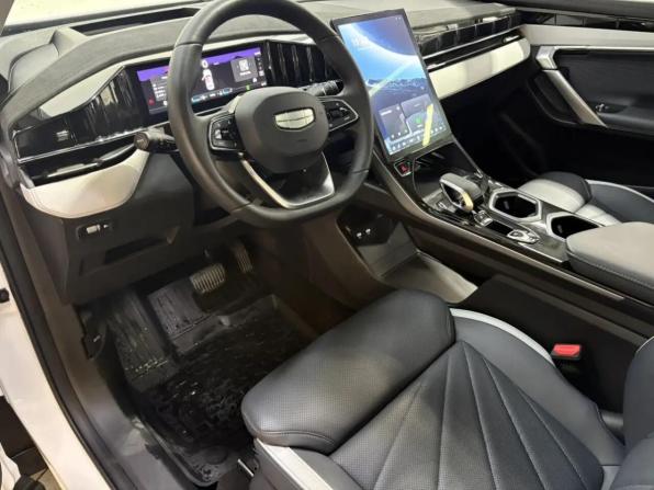 Geely Atlas II с пробегом 2025 года, цена 3 100 000 рублей, 453 км, внедорожник, Автокод Объявления