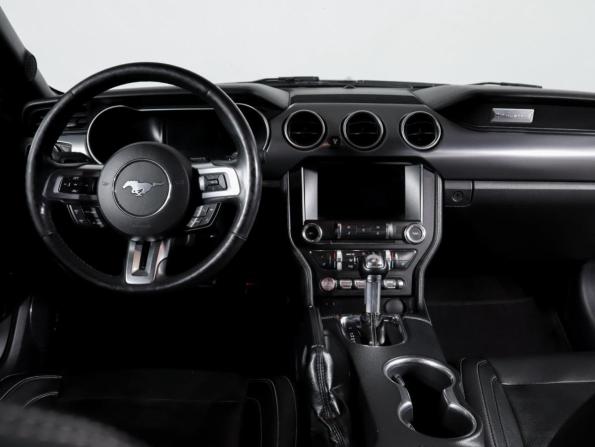 Ford Mustang VI Рестайлинг с пробегом 2018 года, цена 3 190 000 рублей, 137155 км, кабриолет, Автокод Объявления