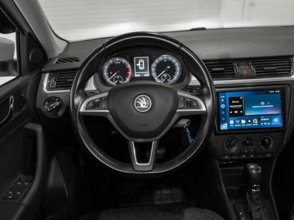 Skoda Rapid I с пробегом 2016 года, цена 845 000 рублей, 308447 км, лифтбек, Автокод Объявления