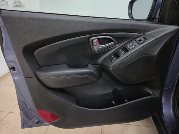 Hyundai ix35 I Рестайлинг с пробегом 2015 года, цена 1 360 000 рублей, 166061 км, внедорожник, Автокод Объявления