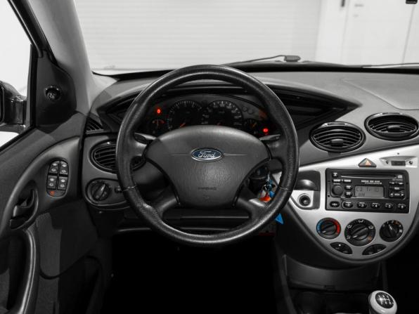 Ford Focus I Рестайлинг с пробегом 2004 года, цена 290 000 рублей, 178221 км, седан, Автокод Объявления