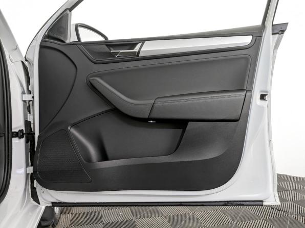 Skoda Rapid II с пробегом 2021 года, цена 1 650 000 рублей, 107109 км, лифтбек, Автокод Объявления