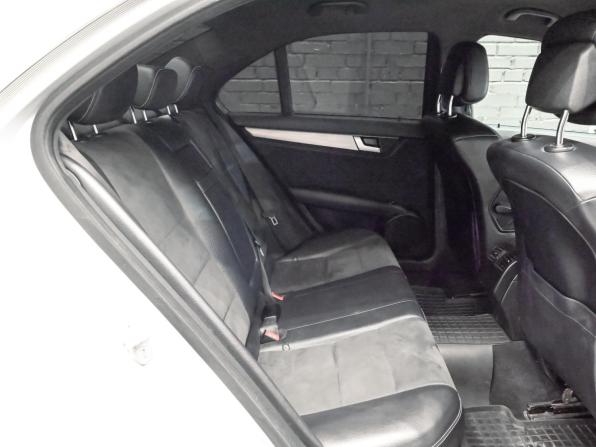 Mercedes-Benz C-Класс III (W204) Рестайлинг с пробегом 2013 года, цена 1 450 000 рублей, 261810 км, седан, Автокод Объявления