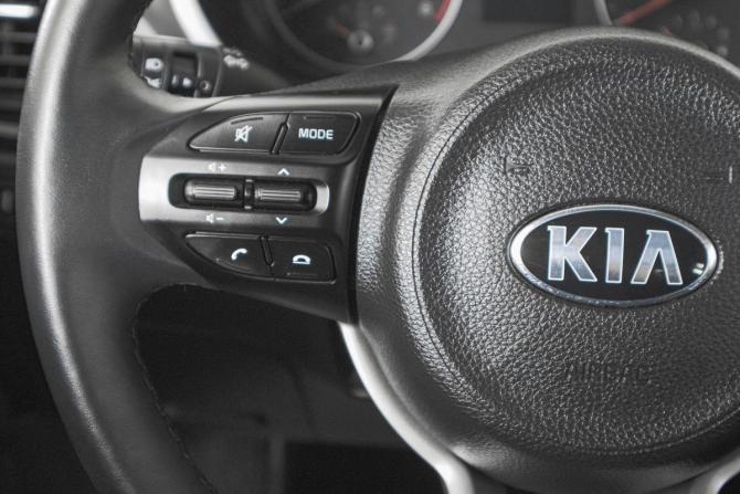 Kia Rio IV Рестайлинг с пробегом 2020 года, цена 1 909 000 рублей, 36200 км, седан, Автокод Объявления