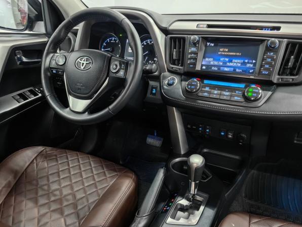 Toyota RAV4 IV (XA40) Рестайлинг с пробегом 2018 года, цена 2 650 000 рублей, 116702 км, внедорожник, Автокод Объявления