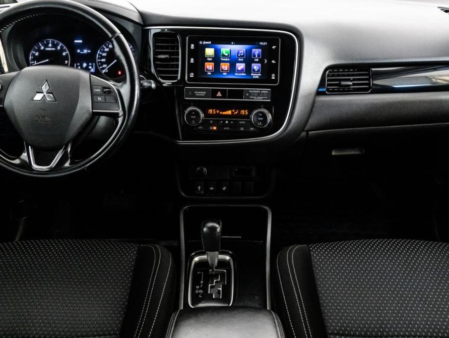 Mitsubishi Outlander III Рестайлинг 3 Санкт-Петербург  - изображение 12