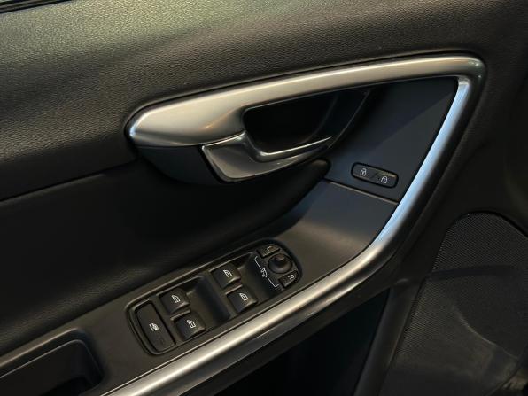 Volvo S60 II Рестайлинг с пробегом 2017 года, цена 1 590 000 рублей, 178353 км, седан, Автокод Объявления