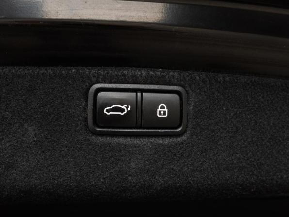 Hyundai Genesis II с пробегом 2014 года, цена 1 950 000 рублей, 172461 км, седан, Автокод Объявления