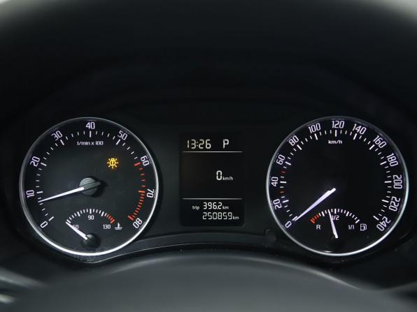 Skoda Octavia II (A5) Рестайлинг с пробегом 2012 года, цена 690 000 рублей, 250465 км, лифтбек, Автокод Объявления