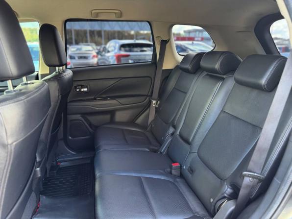 Mitsubishi Outlander III Рестайлинг 2 с пробегом 2015 года, цена 1 575 000 рублей, 159000 км, внедорожник, Автокод Объявления