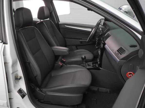 Opel Astra H Рестайлинг с пробегом 2011 года, цена 699 000 рублей, 111496 км, хэтчбек, Автокод Объявления