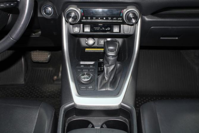 Toyota RAV4 V (XA50) с пробегом 2021 года, цена 3 525 000 рублей, 30900 км, внедорожник, Автокод Объявления