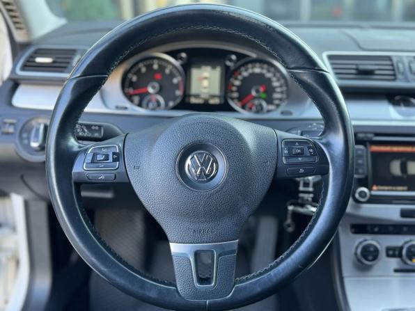 Volkswagen Passat B7 с пробегом 2012 года, цена 1 079 000 рублей, 216312 км, седан, Автокод Объявления