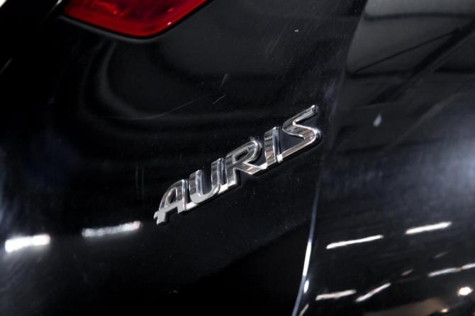 Toyota Auris II с пробегом 2013 года, цена 999 000 рублей, 215315 км, хэтчбек, Автокод Объявления