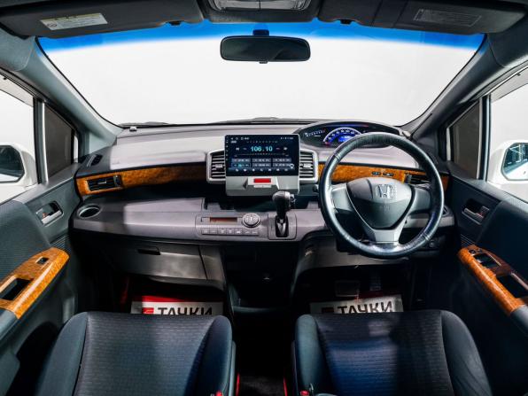 Honda Freed I с пробегом 2010 года, цена 1 035 000 рублей, 156283 км, компактвэн, Автокод Объявления