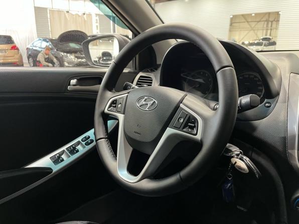 Hyundai Solaris I Рестайлинг с пробегом 2015 года, цена 1 099 000 рублей, 40458 км, седан, Автокод Объявления