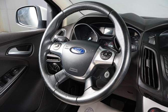 Ford Focus III с пробегом 2013 года, цена 1 059 000 рублей, 74000 км, седан, Автокод Объявления