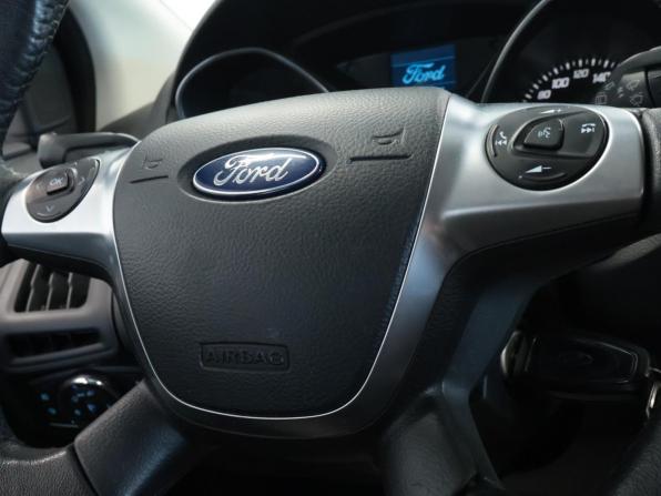 Ford Focus III с пробегом 2015 года, цена 950 000 рублей, 150247 км, седан, Автокод Объявления