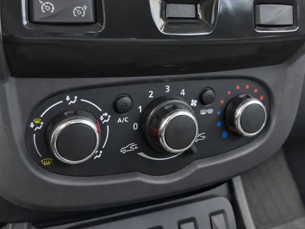 Renault Duster I Рестайлинг с пробегом 2015 года, цена 1 349 000 рублей, 160000 км, внедорожник, Автокод Объявления