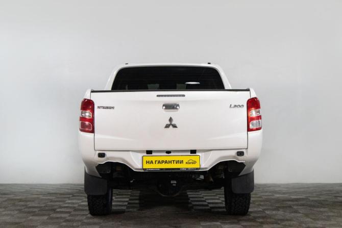 Mitsubishi L200 V с пробегом 2017 года, цена 2 589 000 рублей, 307390 км, offers.body_type.unknown, Автокод Объявления