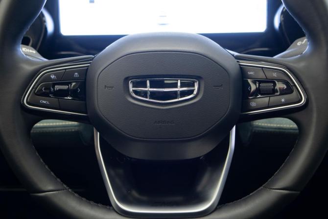 Geely Monjaro I с пробегом 2023 года, цена 2 970 000 рублей, 44316 км, внедорожник, Автокод Объявления