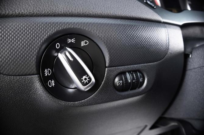 Volkswagen Jetta VI с пробегом 2014 года, цена 919 000 рублей, 240215 км, седан, Автокод Объявления