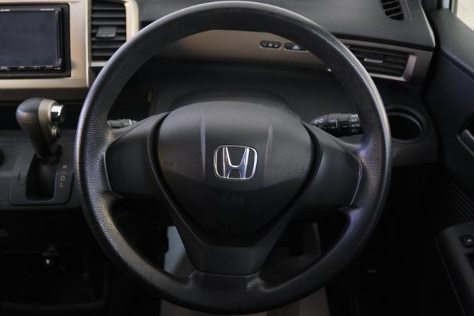 Honda Freed I с пробегом 2011 года, цена 1 199 000 рублей, 135000 км, компактвэн, Автокод Объявления