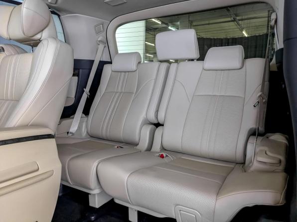 Toyota Alphard III Рестайлинг с пробегом 2018 года, цена 4 700 000 рублей, 137502 км, минивэн, Автокод Объявления