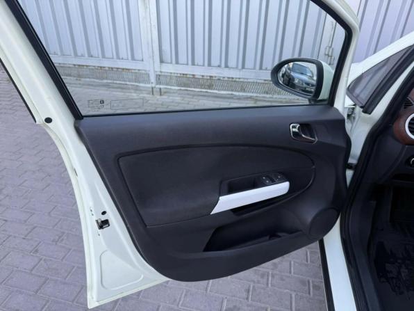 Opel Corsa D Рестайлинг II с пробегом 2012 года, цена 689 000 рублей, 94500 км, хэтчбек, Автокод Объявления