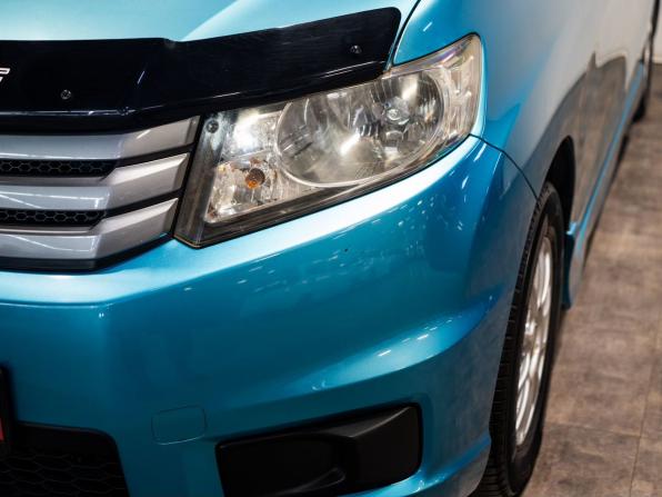 Honda Freed I Рестайлинг с пробегом 2013 года, цена 1 080 000 рублей, 148834 км, компактвэн, Автокод Объявления