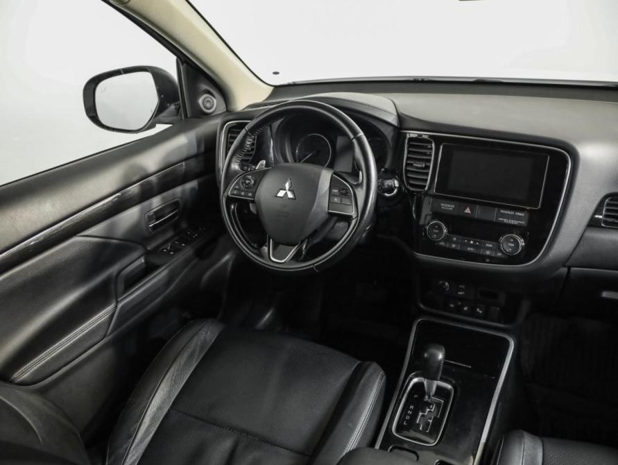 Mitsubishi Outlander III Рестайлинг 2 Санкт-Петербург  - изображение 10
