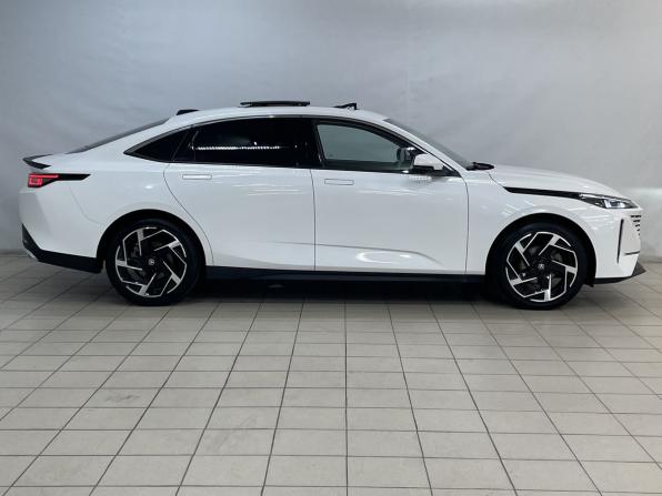 Changan Lamore с пробегом 2023 года, цена 1 950 000 рублей, 23020 км, седан, Автокод Объявления