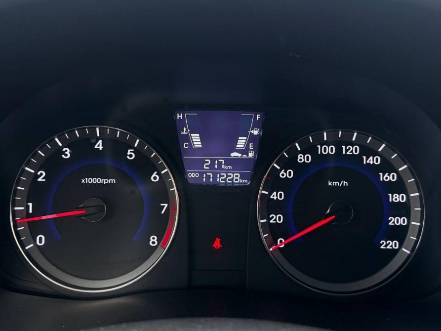 Hyundai Solaris I Москва  - изображение 12