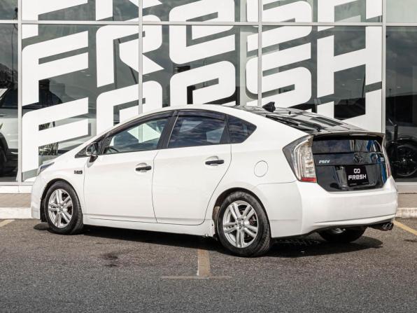 Toyota Prius III Рестайлинг (XW30) с пробегом 2012 года, цена 1 239 000 рублей, 175854 км, лифтбек, Автокод Объявления