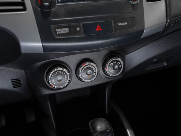 Mitsubishi Outlander II Рестайлинг с пробегом 2011 года, цена 815 000 рублей, 302279 км, внедорожник, Автокод Объявления