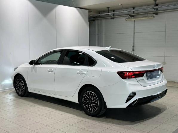 Kia Cerato IV Рестайлинг с пробегом 2022 года, цена 2 390 000 рублей, 52700 км, седан, Автокод Объявления