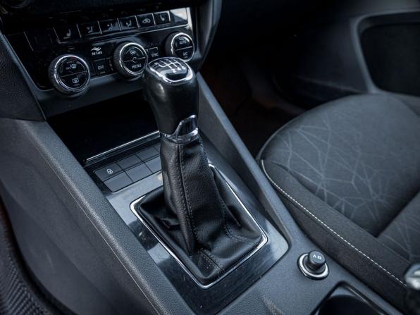 Skoda Octavia III (A7) Рестайлинг с пробегом 2019 года, цена 1 645 000 рублей, 162000 км, лифтбек, Автокод Объявления