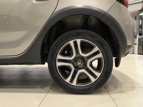 Renault Sandero II Рестайлинг с пробегом 2019 года, цена 1 200 000 рублей, 146705 км, хэтчбек, Автокод Объявления