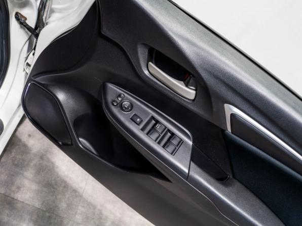 Honda Fit III с пробегом 2013 года, цена 995 000 рублей, 118125 км, хэтчбек, Автокод Объявления