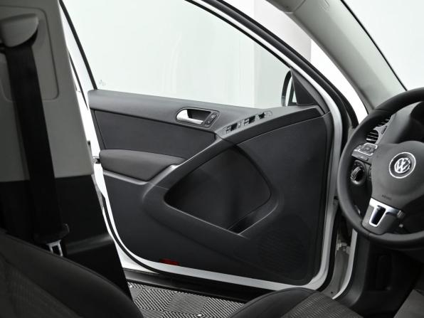 Volkswagen Tiguan I Рестайлинг с пробегом 2014 года, цена 1 349 000 рублей, 215000 км, внедорожник, Автокод Объявления