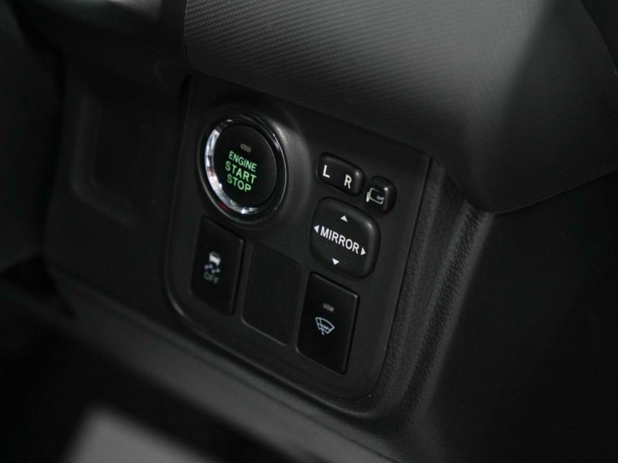 Toyota Wish II Рестайлинг Новосибирск  - изображение 18
